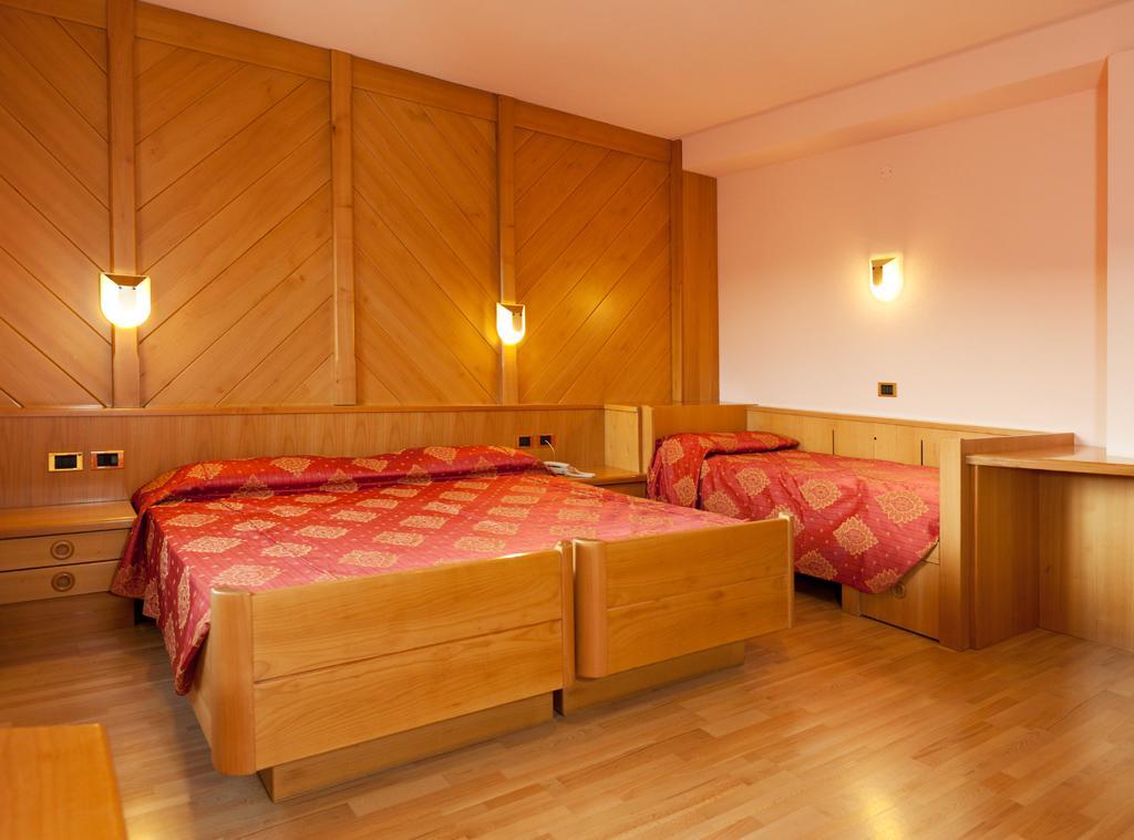 Hotel Rosalpina Folgaria Eksteriør bilde